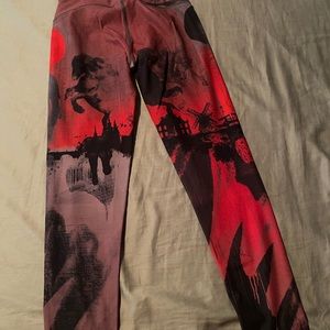 Niyama Sol red & black blood moon high waisted leggings size small